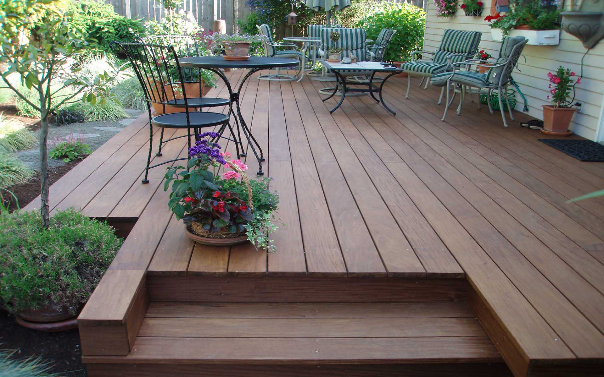 Ipe Decking - Patio with Stairs.jpg